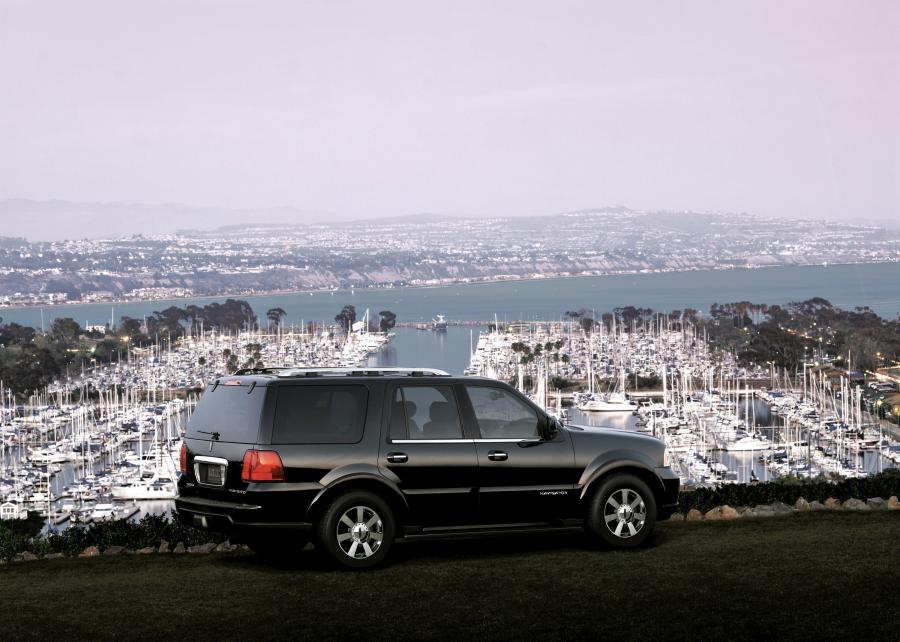  Lincoln Navigator Ultimate 2006 года  (фото 13 из 41)